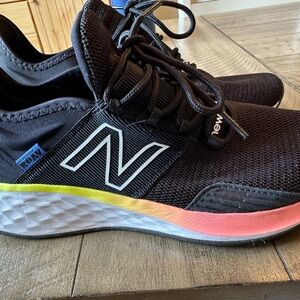 New Balance Fresh Foam Roav Athletic Sneakers Women Size 9